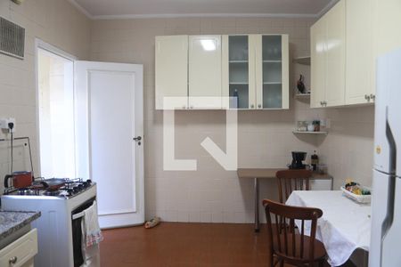 Casa para alugar com 90m², 2 quartos e 2 vagasCozinha