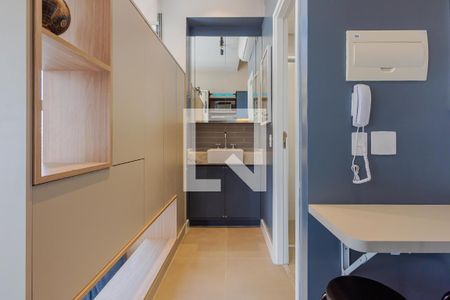Banheiro de kitnet/studio para alugar com 1 quarto, 27m² em Pinheiros, São Paulo