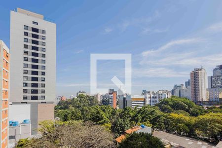Vista de kitnet/studio para alugar com 1 quarto, 27m² em Pinheiros, São Paulo
