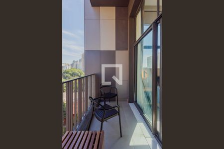 Varanda de kitnet/studio para alugar com 1 quarto, 27m² em Pinheiros, São Paulo