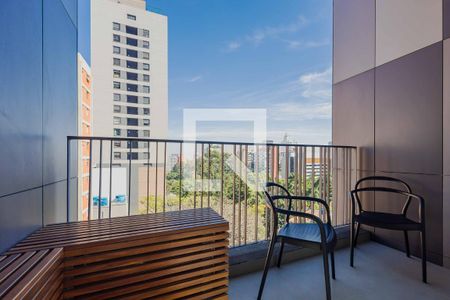 Varanda de kitnet/studio para alugar com 1 quarto, 27m² em Pinheiros, São Paulo