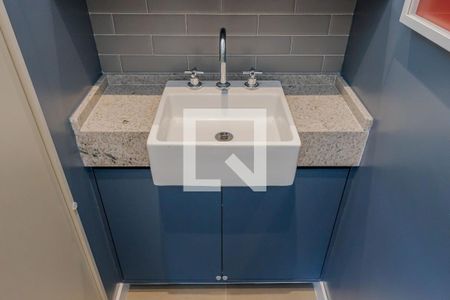 Banheiro de kitnet/studio para alugar com 1 quarto, 27m² em Pinheiros, São Paulo