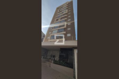 Apartamento para alugar com 65m², 2 quartos e 1 vagaFachada