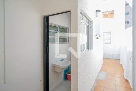 Casa à venda com 115m², 2 quartos e 1 vagaÁrea de serviço e quintal