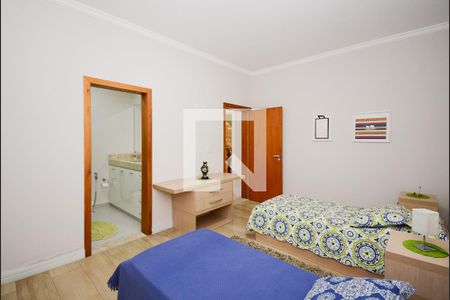 Casa à venda com 500m², 5 quartos e 8 vagas Casa à venda com 500m², 5 quartos e 8 vagasSuíte 4