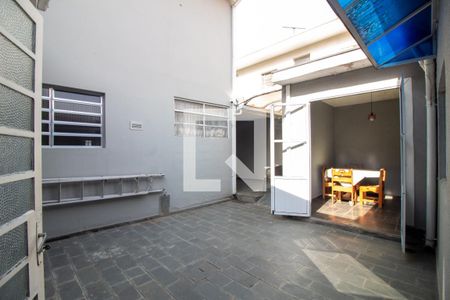 Casa à venda com 197m², 3 quartos e 4 vagasQuintal