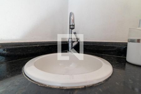 Casa à venda com 400m², 4 quartos e 4 vagasBanheiro dos Fundos