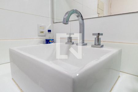 Casa à venda com 400m², 4 quartos e 4 vagasBanheiro Social Detalhe