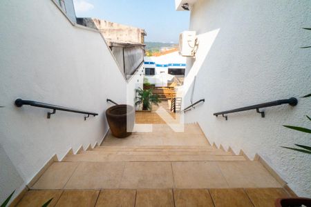 Casa à venda com 400m², 4 quartos e 4 vagasEscada