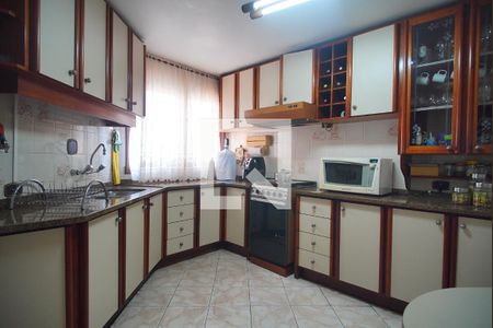 Casa à venda com 325m², 4 quartos e 4 vagasCozinha