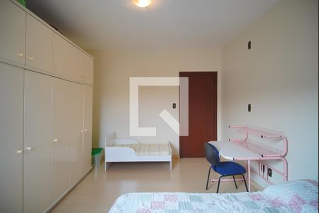 Casa à venda com 325m², 4 quartos e 4 vagasQuarto 2