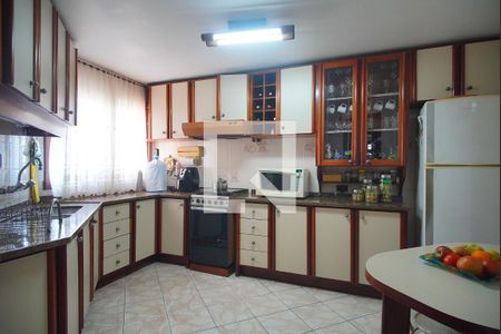 Casa à venda com 325m², 4 quartos e 4 vagasCozinha