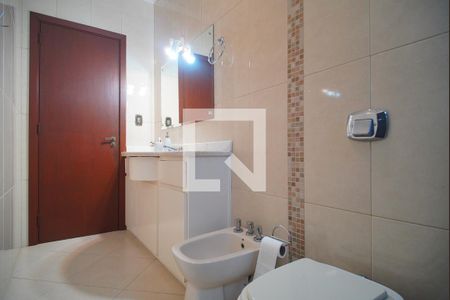 Casa à venda com 325m², 4 quartos e 4 vagasBanheiro 2