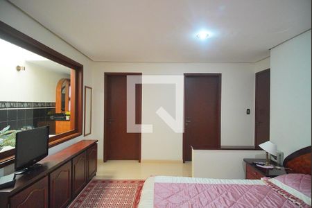 Casa à venda com 325m², 4 quartos e 4 vagasSuíte