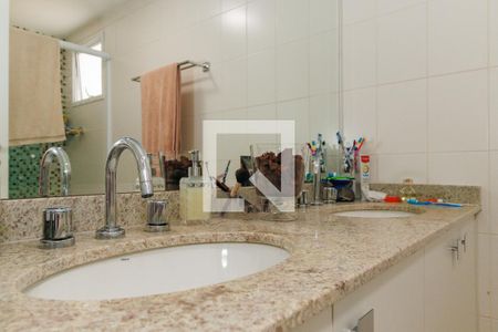 Apartamento à venda com 177m², 3 quartos e 3 vagasBanheiro da Suíte 1