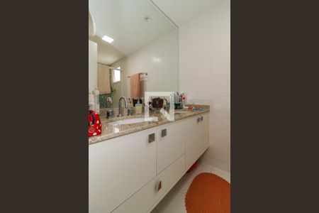 Apartamento à venda com 177m², 3 quartos e 3 vagasBanheiro da Suíte 1