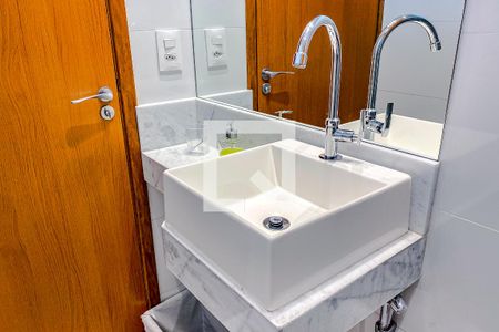 Casa à venda com 170m², 2 quartos e 1 vagaBanheiro da Suíte 2