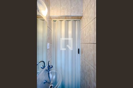 Casa à venda com 170m², 2 quartos e 1 vagaBanheiro de serviço