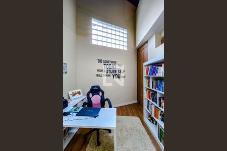 Casa à venda com 170m², 2 quartos e 1 vaga Escritório do Quarto 2