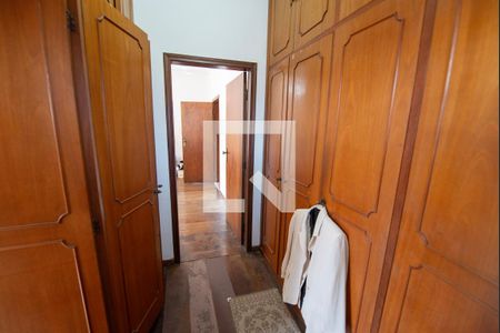 Casa para alugar com 320m², 3 quartos e 3 vagasCloset da suíte