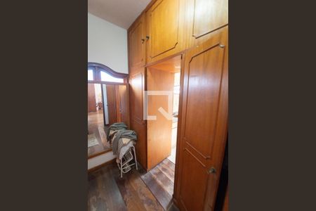 Casa para alugar com 320m², 3 quartos e 3 vagasCloset da suíte