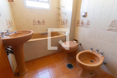 Apartamento à venda com 93m², 2 quartos e 1 vaga Apartamento à venda com 93m², 2 quartos e 1 vagaBanheiro da Suíte