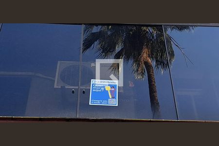 Apartamento para alugar com 72m², 2 quartos e sem vaga Apartamento para alugar com 72m², 2 quartos e sem vagaAdesivo