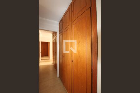 Apartamento à venda com 374m², 4 quartos e 4 vagasCorredor