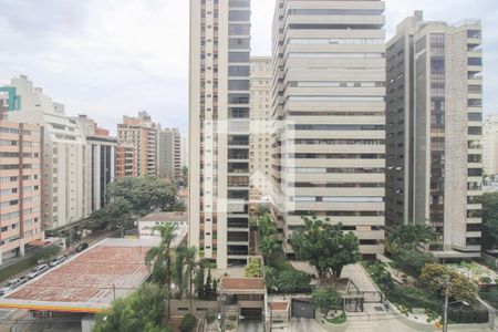 Apartamento à venda com 374m², 4 quartos e 4 vagasVista