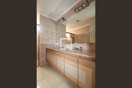 Apartamento à venda com 374m², 4 quartos e 4 vagasBanheiro