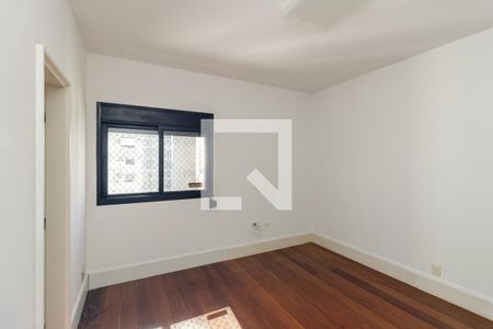 Apartamento à venda com 287m², 3 quartos e 3 vagasQuarto 3 - Suíte