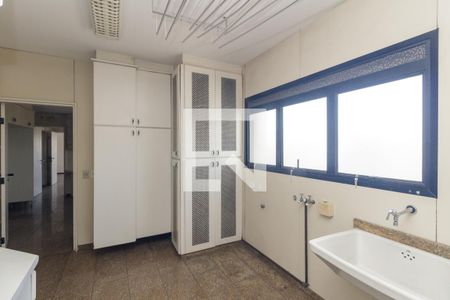 Apartamento à venda com 287m², 3 quartos e 3 vagasLavanderia