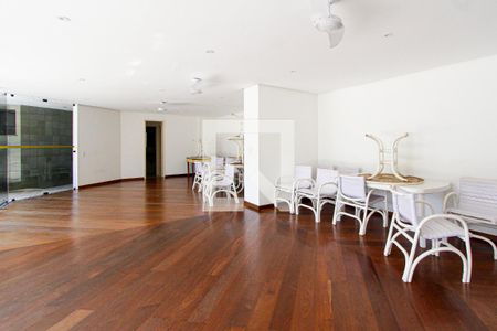 Apartamento à venda com 187m², 3 quartos e 3 vagasÁrea comum - Salão de festas