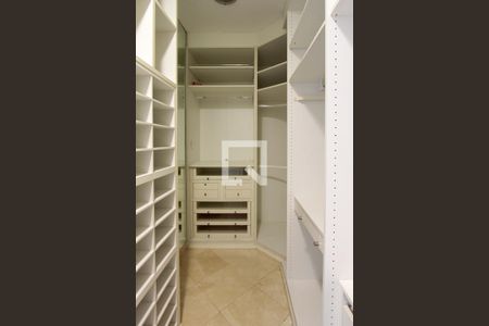 Apartamento à venda com 187m², 3 quartos e 3 vagasCloset Quarto 3 suíte