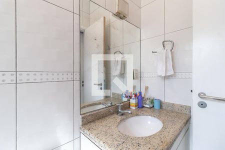 Casa à venda com 222m², 3 quartos e 5 vagasBanheiro da Suíte 2