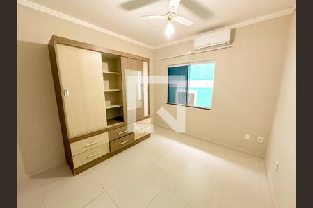 Suíte de apartamento para alugar com 2 quartos, 70m² em Ingleses do Rio Vermelho, Florianópolis