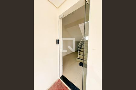 Entrada de apartamento para alugar com 2 quartos, 70m² em Ingleses do Rio Vermelho, Florianópolis