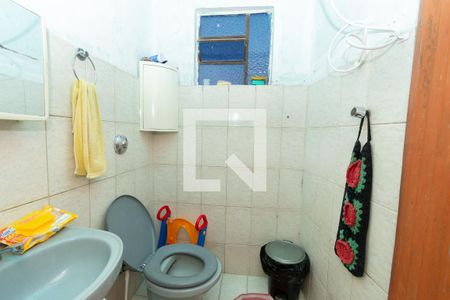 Casa à venda com 240m², 2 quartos e 8 vagasBanheiro 2