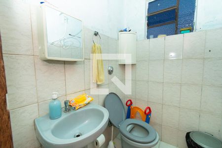 Casa à venda com 240m², 2 quartos e 8 vagasBanheiro 2