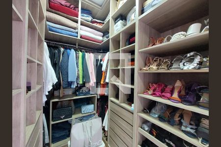 Casa à venda com 500m², 4 quartos e 4 vagasCloset