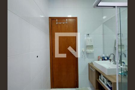 Casa à venda com 500m², 4 quartos e 4 vagasBanheiro 1