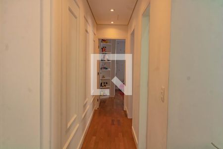 Casa à venda com 200m², 3 quartos e 4 vagasCorredor