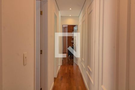 Casa à venda com 200m², 3 quartos e 4 vagasCorredor