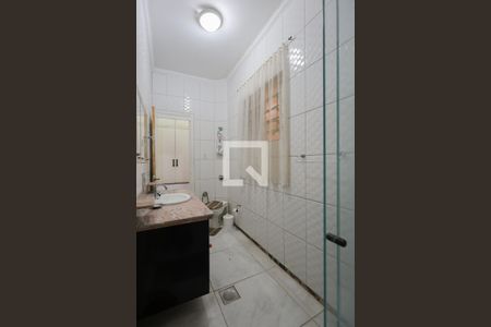 Casa à venda com 143m², 3 quartos e 2 vagas Casa à venda com 143m², 3 quartos e 2 vagasBanheiro social