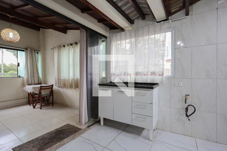 Casa à venda com 143m², 3 quartos e 2 vagas Casa à venda com 143m², 3 quartos e 2 vagasEdícula - Cozinha e Área de serviço