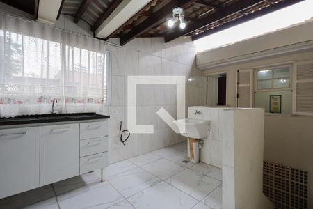 Casa à venda com 143m², 3 quartos e 2 vagas Casa à venda com 143m², 3 quartos e 2 vagasEdícula - Cozinha e Área de serviço