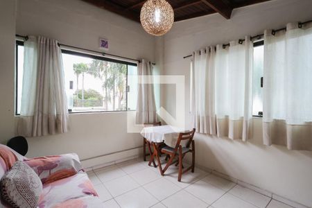 Casa à venda com 143m², 3 quartos e 2 vagas Casa à venda com 143m², 3 quartos e 2 vagasEdícula - Sala