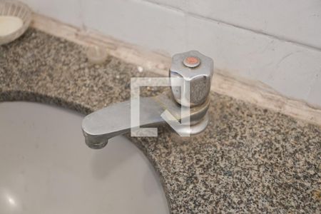 Casa à venda com 143m², 3 quartos e 2 vagas Casa à venda com 143m², 3 quartos e 2 vagasGaragem 1 - Banheiro