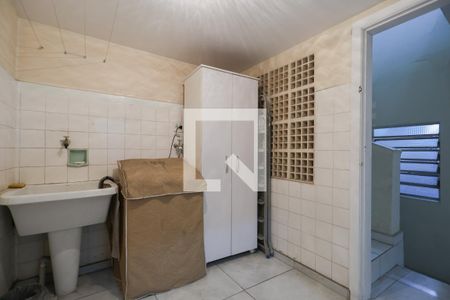 Casa à venda com 143m², 3 quartos e 2 vagas Casa à venda com 143m², 3 quartos e 2 vagasÁrea de serviço