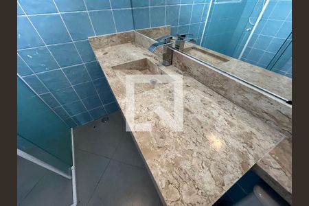 Casa à venda com 170m², 4 quartos e 2 vagasBanheiro